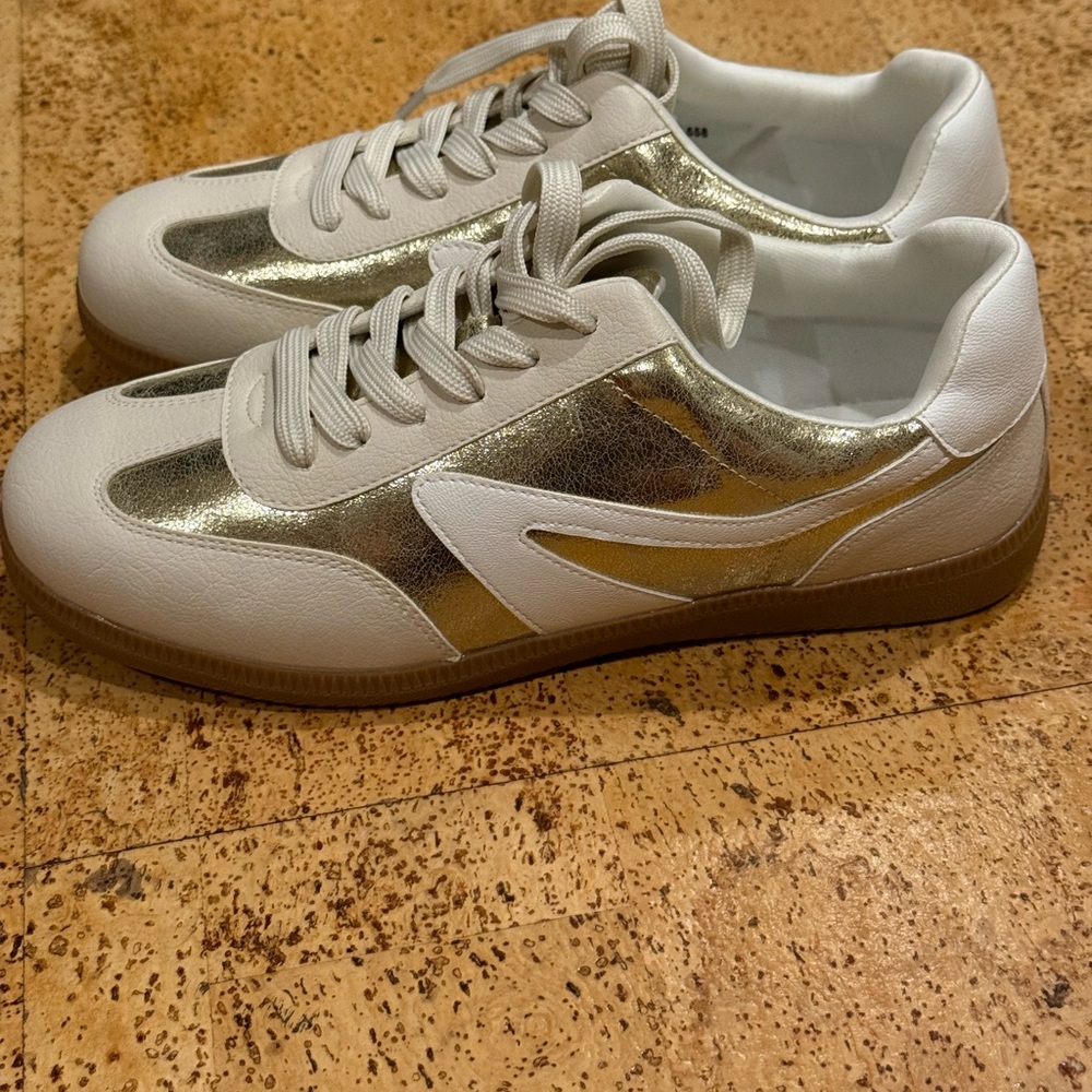 New DV by Dolce Vita Gold and White Sneakers Size Women’s 8 - Picture 6 of 16